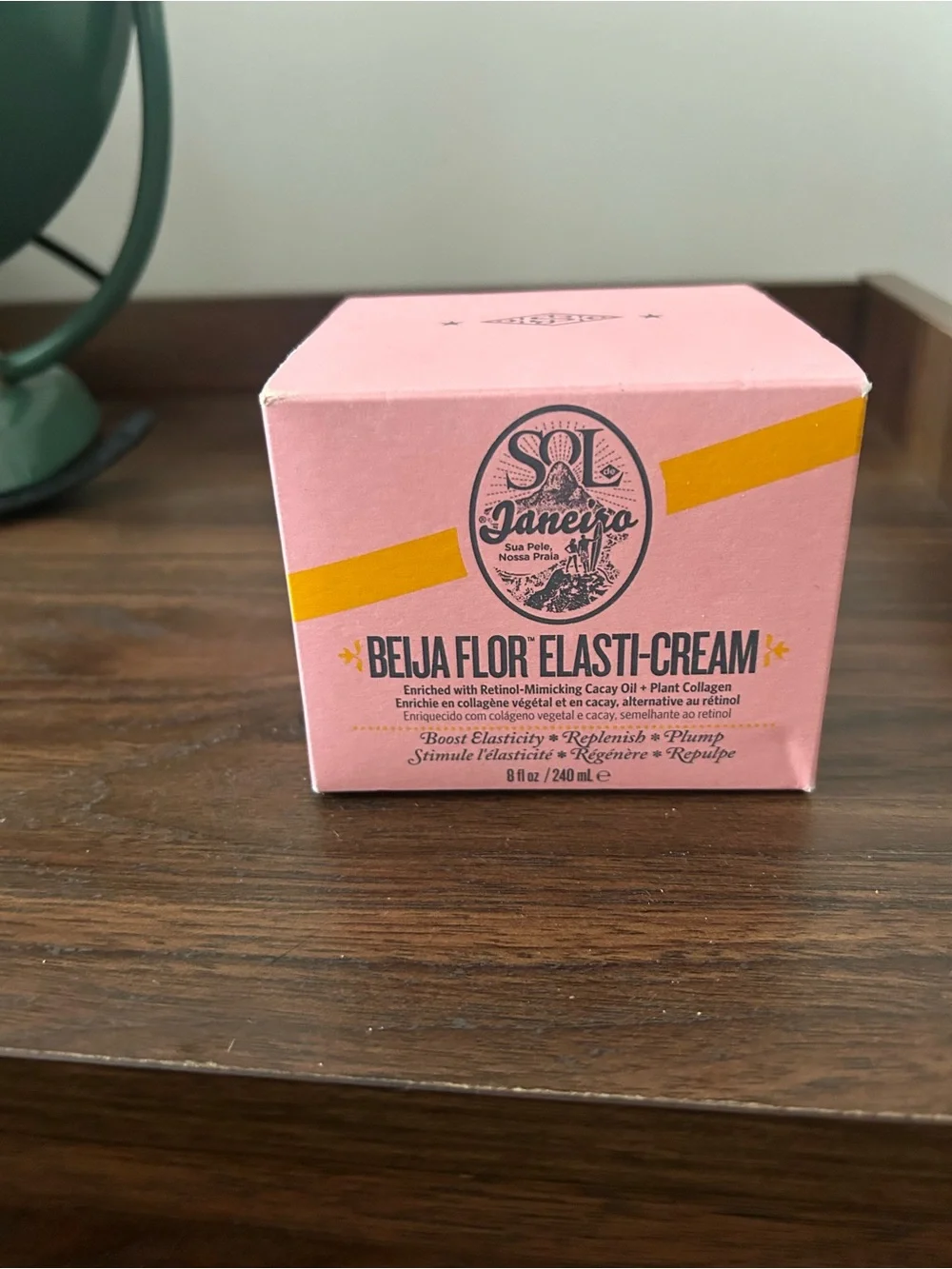 Brand new, full sized Sol de Janeiro Beija Flor Elasti-Cream